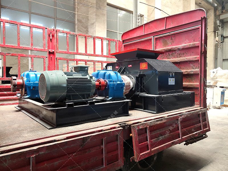 2PG0806中型直聯(lián)對(duì)輥破碎機(jī)發(fā)往河南