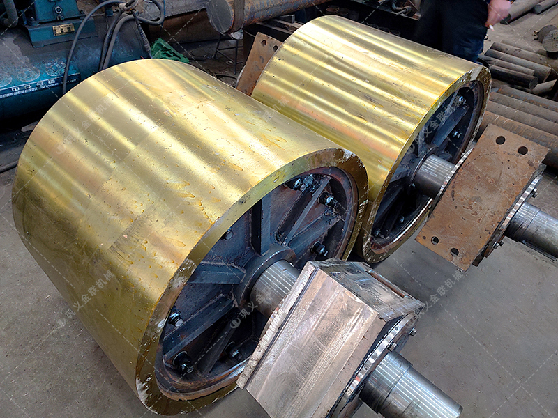 青石制砂難題多？對(duì)輥破碎機(jī)如何輕松應(yīng)對(duì)？