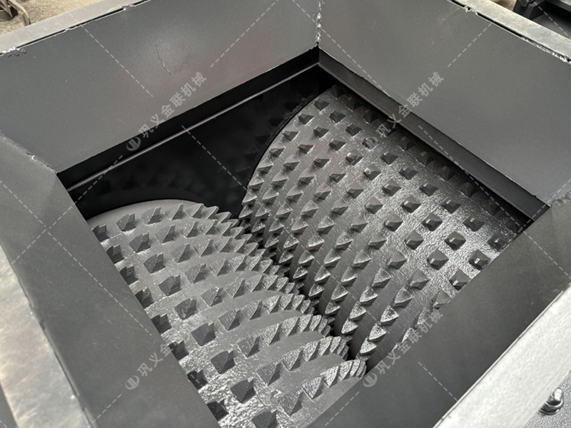 大塊煤矸石直接喂料會損壞設備?狼牙齒輥為何敢承諾'來者不拒'? 大塊煤矸石直接喂料會損壞設備?狼牙齒輥為何敢承諾'來者不拒'?